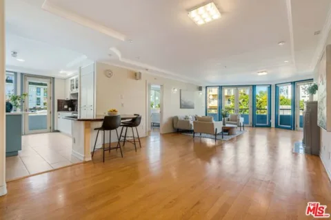 1645 Malcolm Avenue #302 listing photo