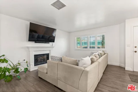 1/2 Lennox Boulevard #B listing photo