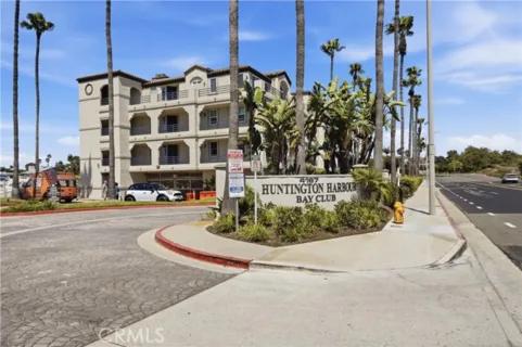 4167 Warner #205 listing photo