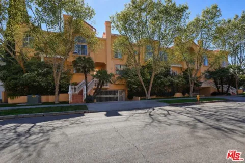 11112 La Maida Street #14 listing photo