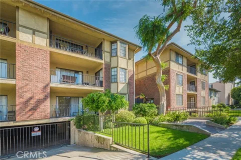 336 N Louise Street #1 listing photo