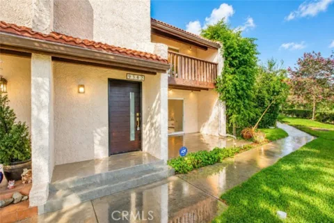 9512 Via Venezia listing photo