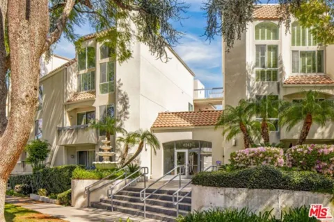 4242 Stansbury Avenue #116 listing photo