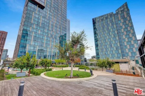 889 Francisco Street #911 listing photo