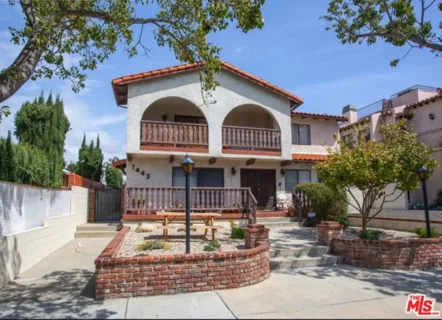 1443 25th Street #4 listing photo