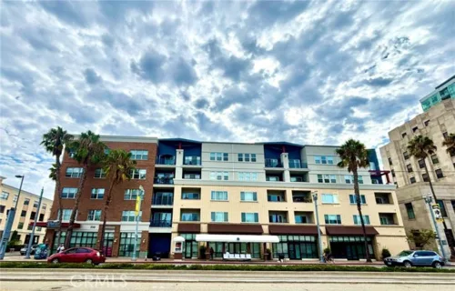 300 E 4th Street #422 listing photo