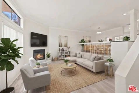 14937 Sherman Way #2 listing photo
