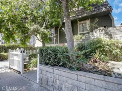 379 N Mentor Avenue #1 listing photo