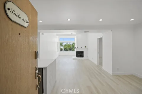 7800 Topanga Canyon Boulevard #313 listing photo