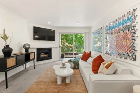 5535 Canoga Avenue #221 listing photo