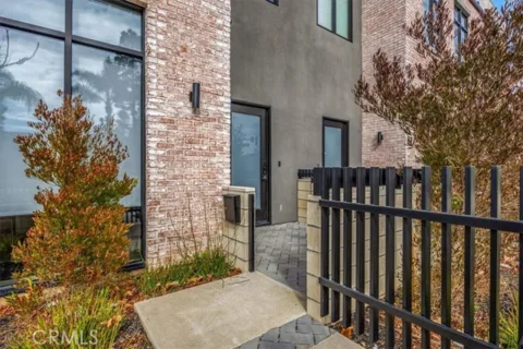 756 W 19th Street #B listing photo