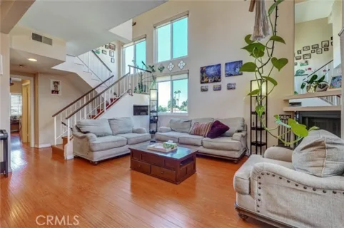 6323 Reseda #1 listing photo