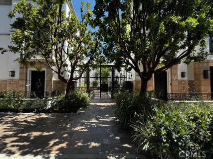 288 S Oakland #103 listing photo
