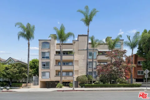 5224 Zelzah Avenue #209 listing photo