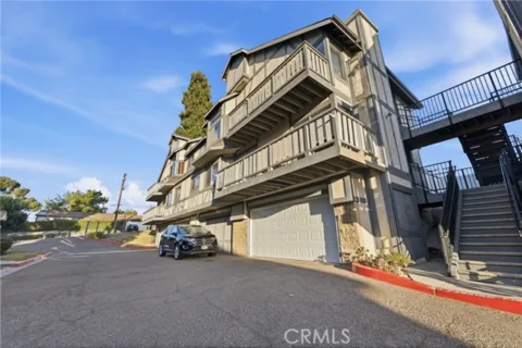 527 S Walnut #3 listing photo