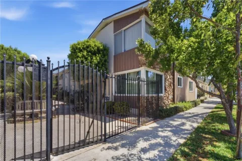 1327 E Appleton Street listing photo