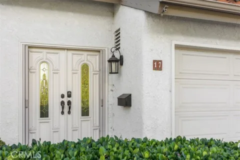 17 Vista Encanta listing photo