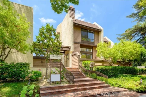 1349 N Columbus #21 listing photo