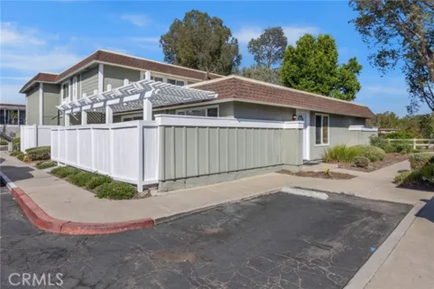 22932 Via Pimiento listing photo