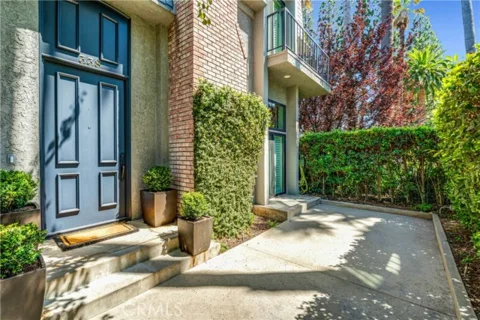 338 S Orange Grove listing photo