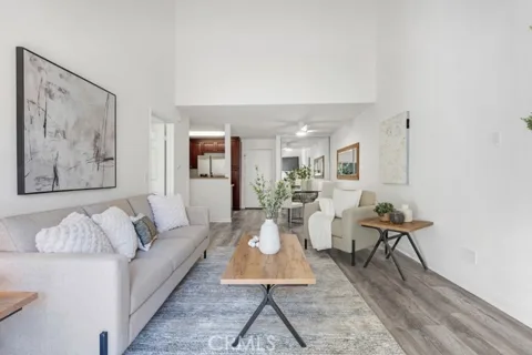 21500 Burbank #316 listing photo