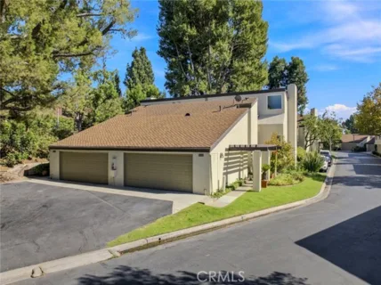 2854 Park Vista Court listing photo