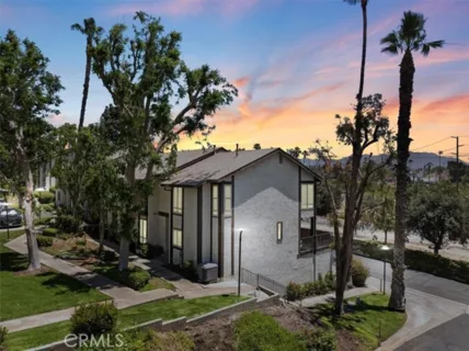 4727 Knickerbocker listing photo