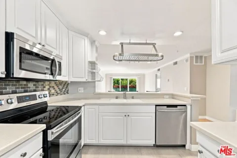 2940 N Verdugo Road #213 listing photo
