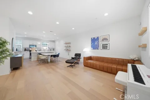6931 Magnolia listing photo