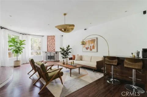 5333 Zelzah Avenue #203 listing photo