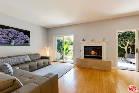 6435 Zumirez Drive #14 listing photo
