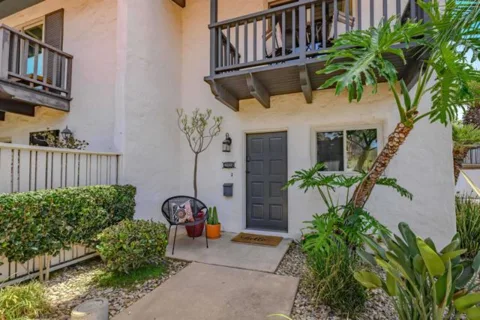 4202 Loma Riviera Lane listing photo