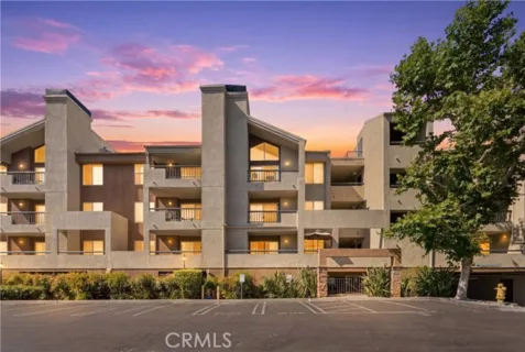 5535 Canoga #332 listing photo
