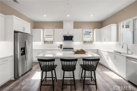 1423 W Cara listing photo