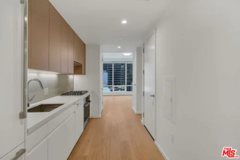 877 Francisco Street #1121 listing photo
