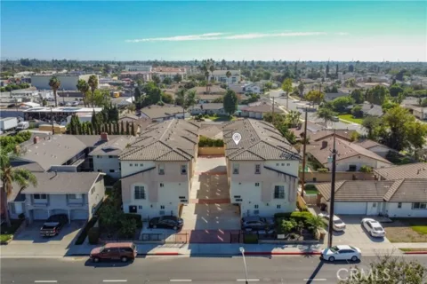 9882 W Broadway listing photo