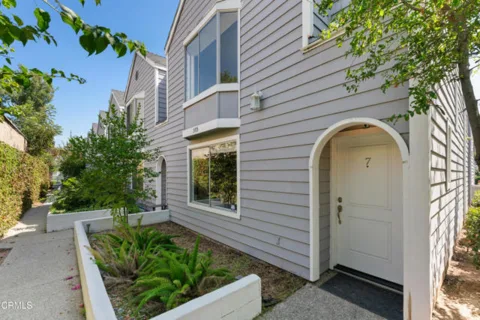 595 N Garfield Avenue #7 listing photo