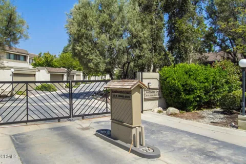 201 N Orange Grove #514 listing photo