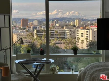 877 S Francisco Street #1220 listing photo