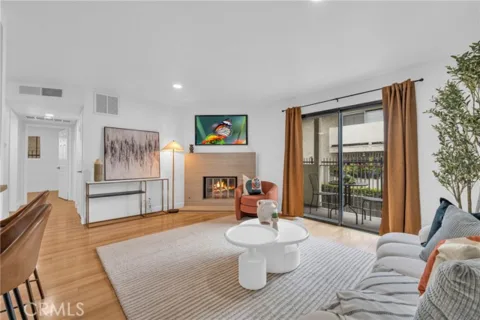 10740 Lawler #5 listing photo