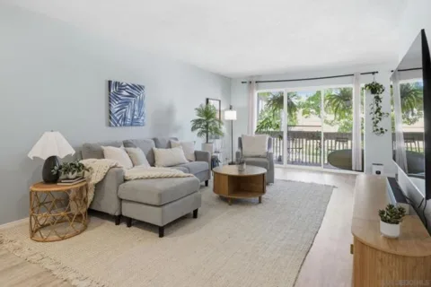 4600 Lamont #212 listing photo