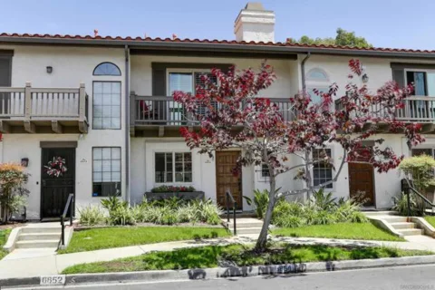 6854 Maple Leaf Drive listing photo