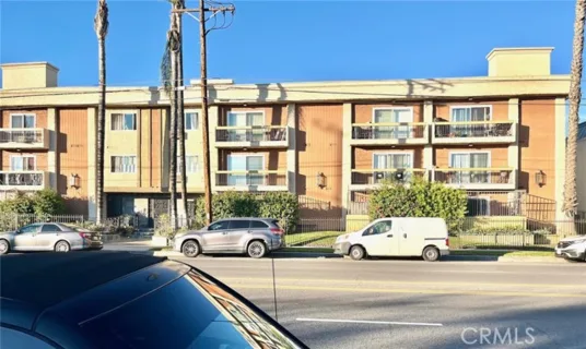 20327 Saticoy #304 listing photo