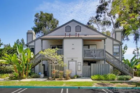 1965 Wellington Lane #2 listing photo