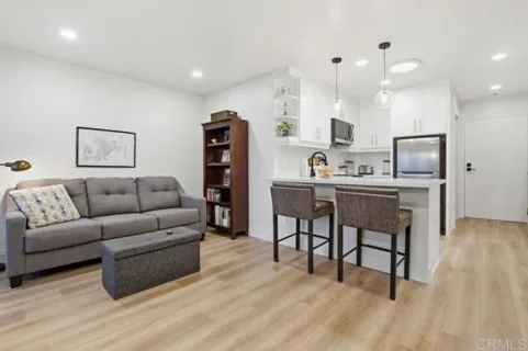 3950 Cleveland Avenue #211 listing photo