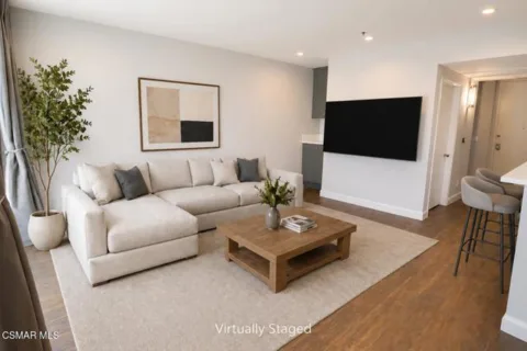 5350 White Oak Avenue #105 listing photo