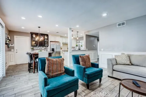 1053 Border Avenue listing photo