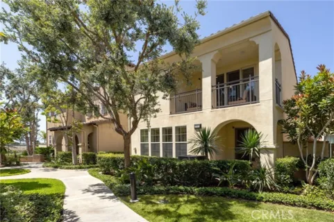 8454 Hibiscus listing photo