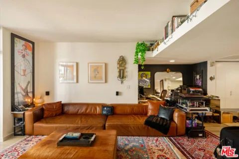 13700 Marina Pointe Drive #1126 listing photo