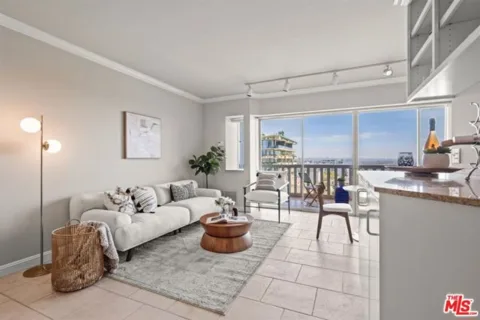 999 N Doheny Drive #806 listing photo